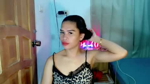 Snapshot of isabelle_amore chatting on 06-24-26, 06:51 Ysa online show from 06-24-26, 06:51
