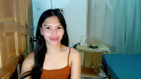 Snapshot of isabelle_amore chatting on 06-29-26, 08:42 Ysa online show from 06-29-26, 08:42