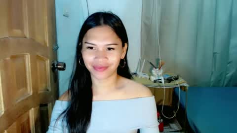 Snapshot of isabelle_amore chatting on 06-30-26, 11:50 Ysa online show from 06-30-26, 11:50