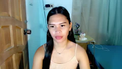 Snapshot of isabelle_amore chatting on 07-14-26, 02:05 Ysa online show from 07-14-26, 02:05