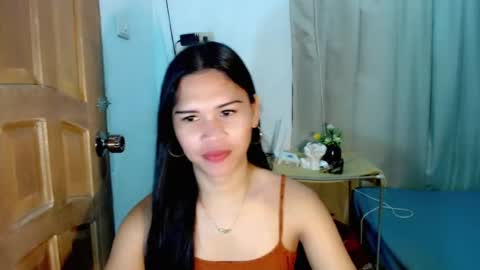 Snapshot of isabelle_amore chatting on 07-15-26, 11:21 Ysa online show from 07-15-26, 11:21