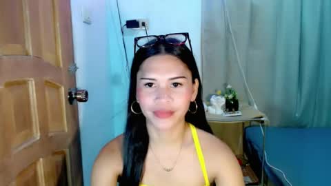 Snapshot of isabelle_amore chatting on 07-18-26, 01:48 Ysa online show from 07-18-26, 01:48