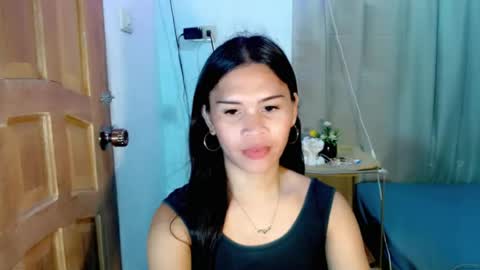 Snapshot of isabelle_amore chatting on 07-19-26, 04:49 Ysa online show from 07-19-26, 04:49