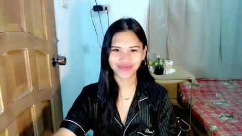 Snapshot of isabelle_amore chatting on 07-29-26, 12:42 Ysa online show from 07-29-26, 12:42