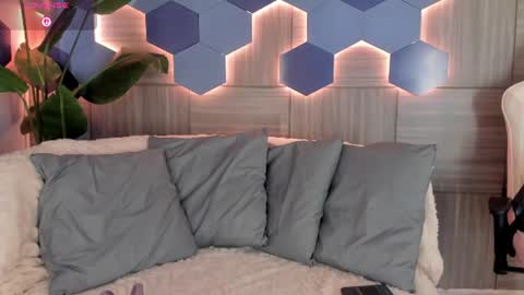    online show from 07-04-26, 03:35