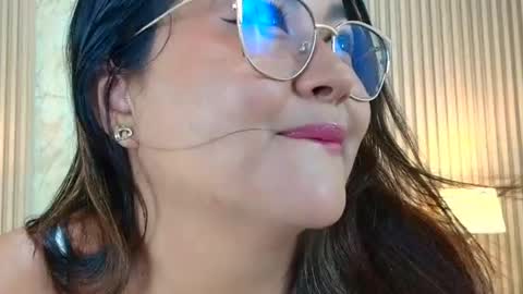 Snapshot of isabellmendez_ chatting on 06-19-26, 08:12 IsabellMendez online show from 06-19-26, 08:12