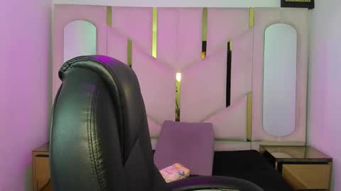 Snapshot of isabellrodriguez18 chatting on 03-17-26, 03:33 isabellrodriguez18 online show from 03-17-26, 03:33