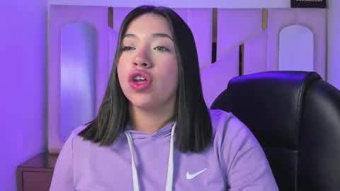 Snapshot of isabellrodriguez18 chatting on 04-06-26, 05:19 isabellrodriguez18 online show from 04-06-26, 05:19