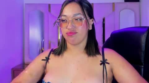 Snapshot of isabellrodriguez18 chatting on 04-10-26, 05:01 isabellrodriguez18 online show from 04-10-26, 05:01