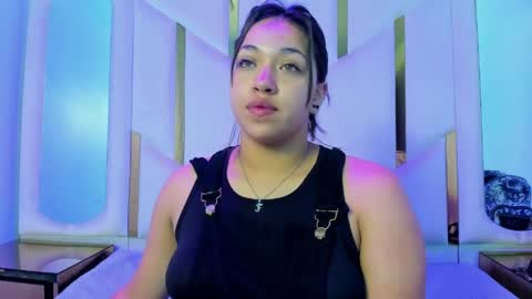 Snapshot of isabellrodriguez18 chatting on 04-17-26, 04:04 isabellrodriguez18 online show from 04-17-26, 04:04