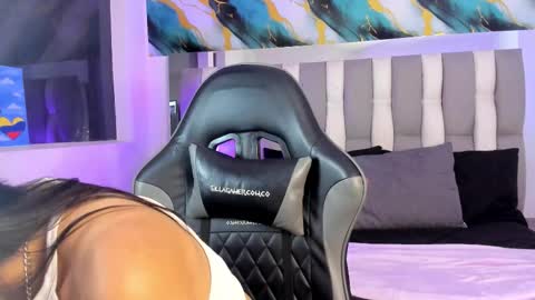 Isa online show from 12-14-25, 05:24