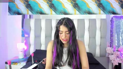 Isa online show from 03-28-26, 04:56