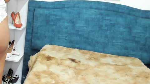 Isabel online show from 04-20-26, 12:30