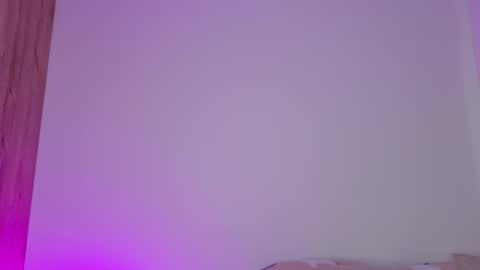 Isabella Hilton online show from 02-06-26, 08:23