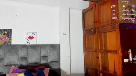 Isabela  online show from 10-26-25, 03:12