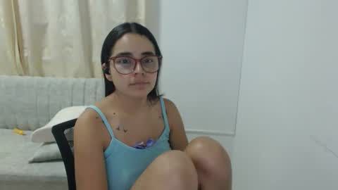 Snapshot of isemma chatting on 05-14-26, 03:57 Emma online show from 05-14-26, 03:57