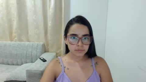 Snapshot of isemma chatting on 05-21-26, 03:46 Emma online show from 05-21-26, 03:46