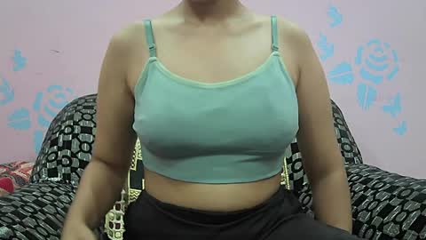 Snapshot of ishika_singh_ chatting on 04-24-26, 01:30 ishika_singh_ online show from 04-24-26, 01:30