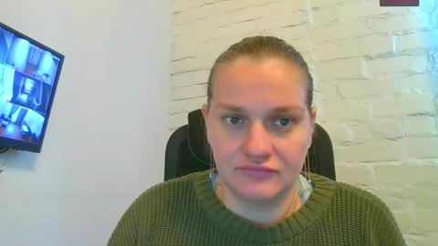 Snapshot of isingle_mom chatting on 09-14-25, 06:45 isingle_mom online show from 09-14-25, 06:45