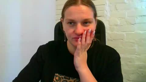 Snapshot of isingle_mom chatting on 10-14-25, 06:25 isingle_mom online show from 10-14-25, 06:25