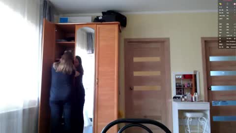 Snapshot of isingle_mom chatting on 04-22-26, 05:54 isingle_mom online show from 04-22-26, 05:54