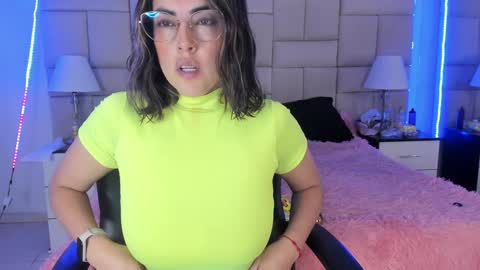Snapshot of isis_loveyes_ chatting on 12-23-24, 08:57 Pauli online show from 12-23-24, 08:57