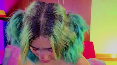 Isisjones18 online show from 05-05-26, 03:25