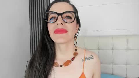 Isis Noir online show from 11-04-25, 07:13