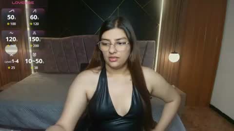 ISIS ROSEE online show from 06-16-26, 12:08