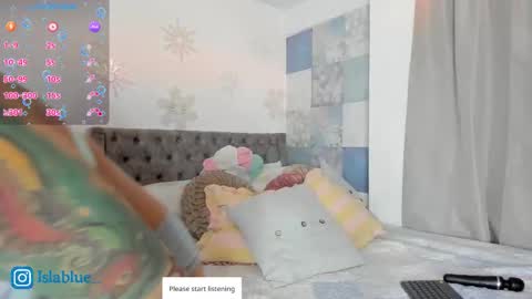 Snapshot of islaa_bluee chatting on 02-23-26, 03:26 Isla Blue online show from 02-23-26, 03:26