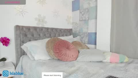 Isla Blue online show from 04-19-26, 11:07