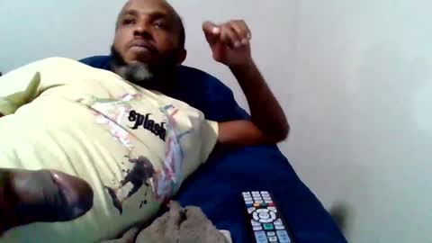 Snapshot of islandmaker chatting on 09-11-25, 07:47 islandmaker online show from 09-11-25, 07:47