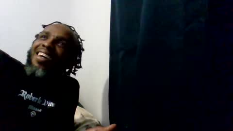 Snapshot of islandmaker chatting on 05-16-26, 07:27 islandmaker online show from 05-16-26, 07:27