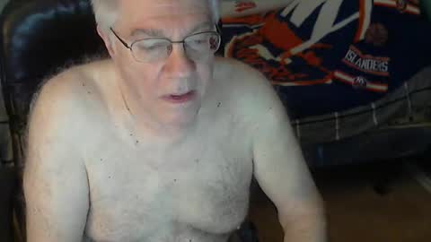 Snapshot of islesman22 chatting on 04-25-26, 09:45 islesman22 online show from 04-25-26, 09:45
