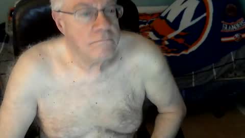 Snapshot of islesman22 chatting on 05-17-26, 09:38 islesman22 online show from 05-17-26, 09:38