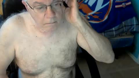 Snapshot of islesman22 chatting on 07-12-26, 11:34 islesman22 online show from 07-12-26, 11:34