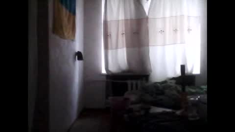 Snapshot of isnuiu chatting on 01-11-26, 01:27 GayOrgy online show from 01-11-26, 01:27