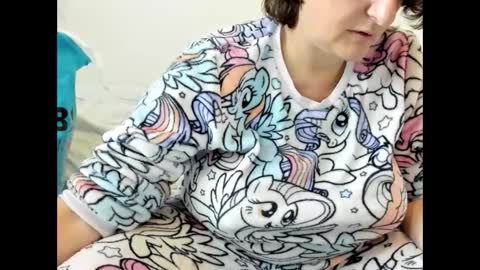 Snapshot of israelymilf chatting on 02-07-25, 08:22 Marta online show from 02-07-25, 08:22