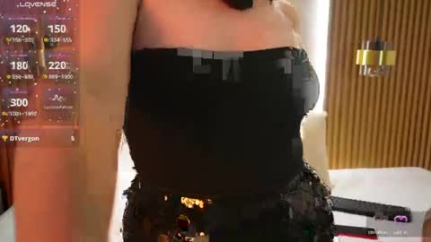 Snapshot of issa_baby_ chatting on 04-14-26, 04:18 issa baby online show from 04-14-26, 04:18