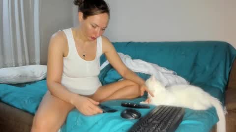 Issabelle online show from 12-03-25, 06:21