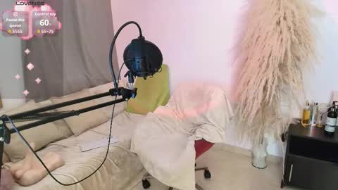 Snapshot of isseymz chatting on 02-19-26, 03:13 Iseey online show from 02-19-26, 03:13