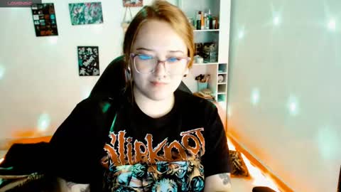 Yiz online show from 02-24-25, 06:49