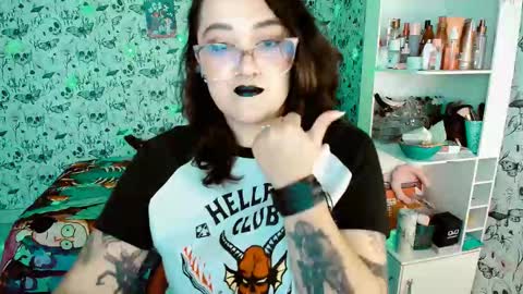 Yiz online show from 01-16-26, 04:05