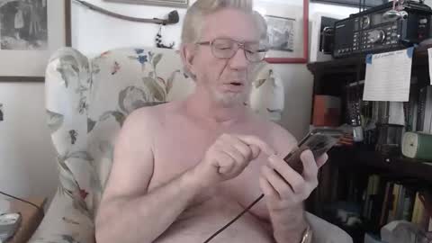 ImYourBitch online show from 04-29-26, 08:15