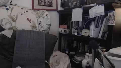 Snapshot of isubmissiveslut chatting on 05-18-26, 04:07 ImYourBitch online show from 05-18-26, 04:07
