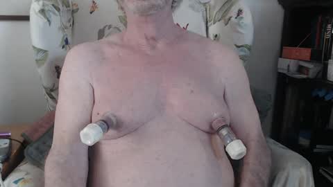 Snapshot of isubmissiveslut chatting on 05-20-26, 06:36 ImYourBitch online show from 05-20-26, 06:36