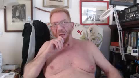 Snapshot of isubmissiveslut chatting on 06-10-26, 10:30 ImYourBitch online show from 06-10-26, 10:30