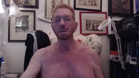 Snapshot of isubmissiveslut chatting on 06-11-26, 05:05 ImYourBitch online show from 06-11-26, 05:05