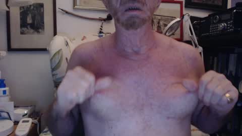 Snapshot of isubmissiveslut chatting on 06-19-26, 03:55 ImYourBitch online show from 06-19-26, 03:55