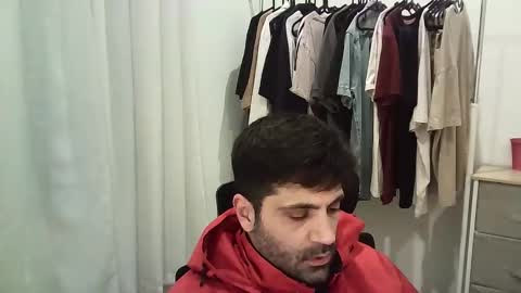 italianboybcn online show from 01-12-26, 06:24